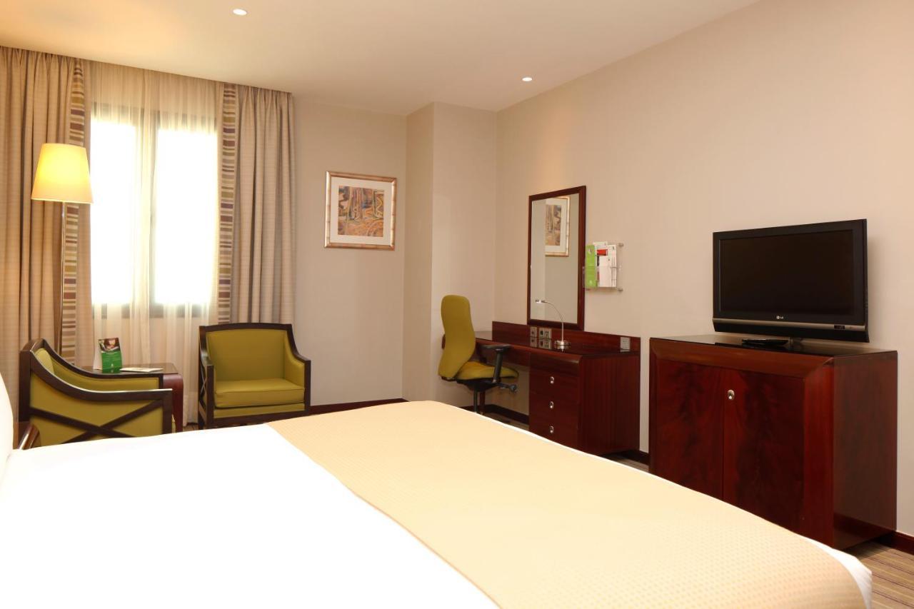 Holiday Inn Olaya By Ihg Riyad Extérieur photo