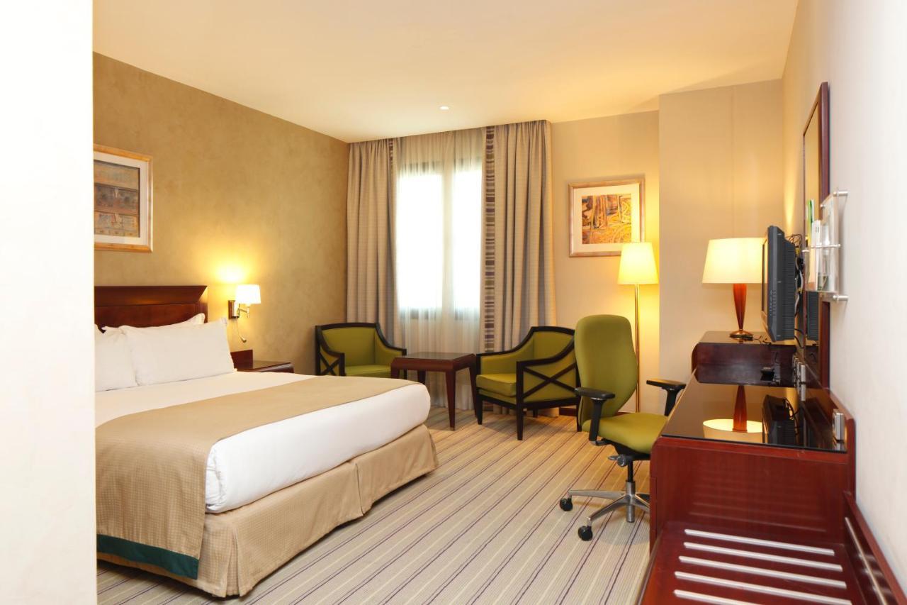 Holiday Inn Olaya By Ihg Riyad Extérieur photo