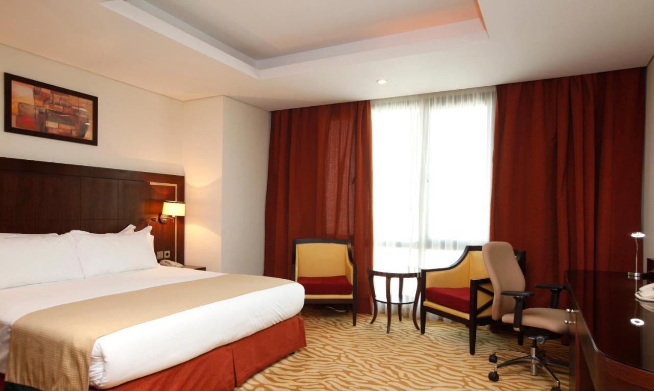 Holiday Inn Olaya By Ihg Riyad Extérieur photo