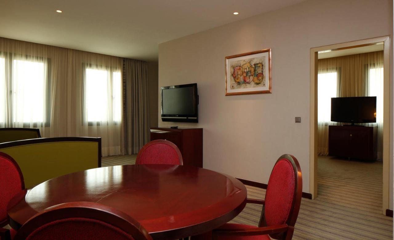 Holiday Inn Olaya By Ihg Riyad Extérieur photo