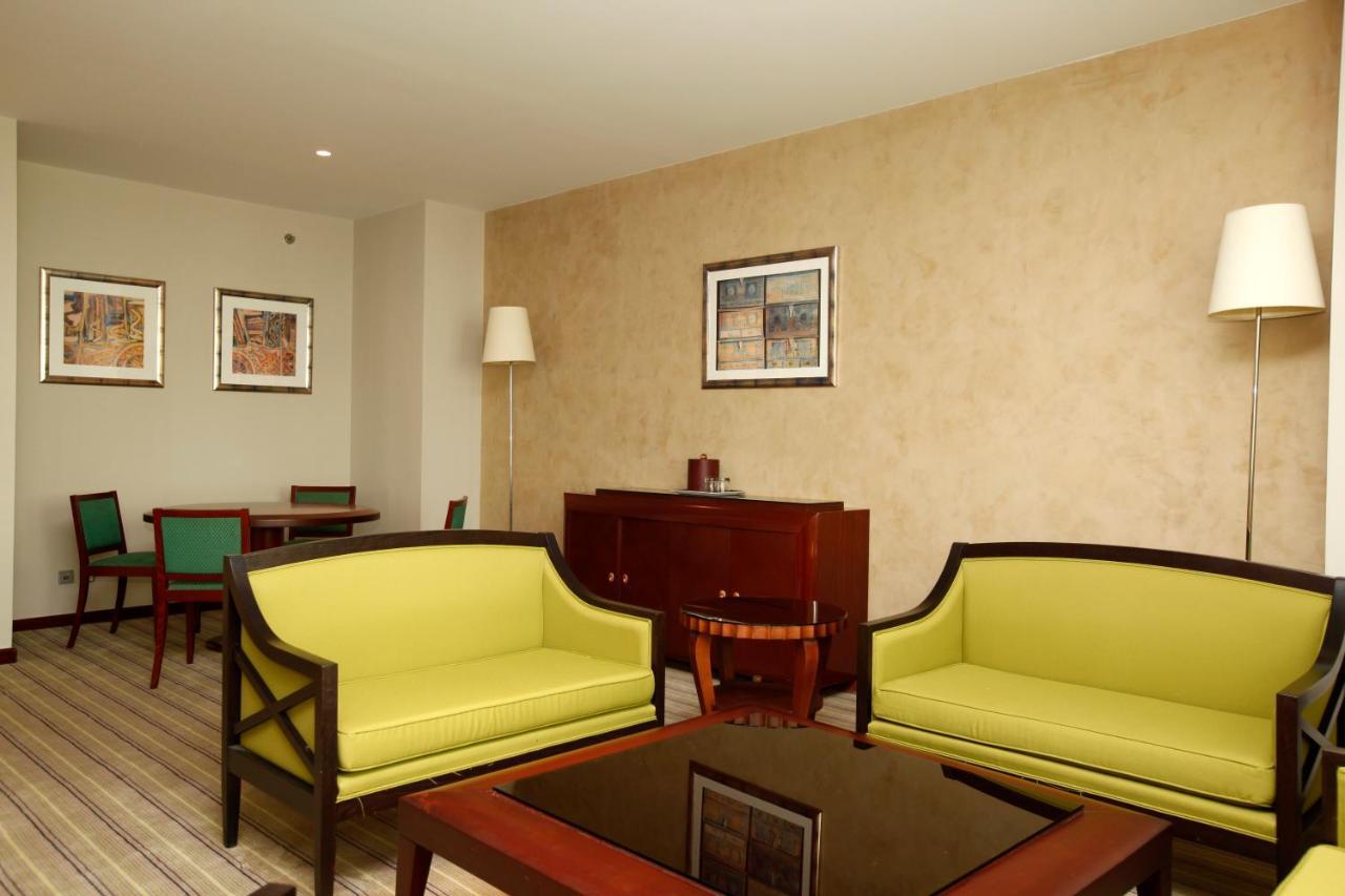 Holiday Inn Olaya By Ihg Riyad Extérieur photo