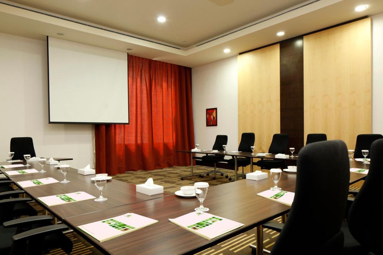 Holiday Inn Olaya By Ihg Riyad Extérieur photo